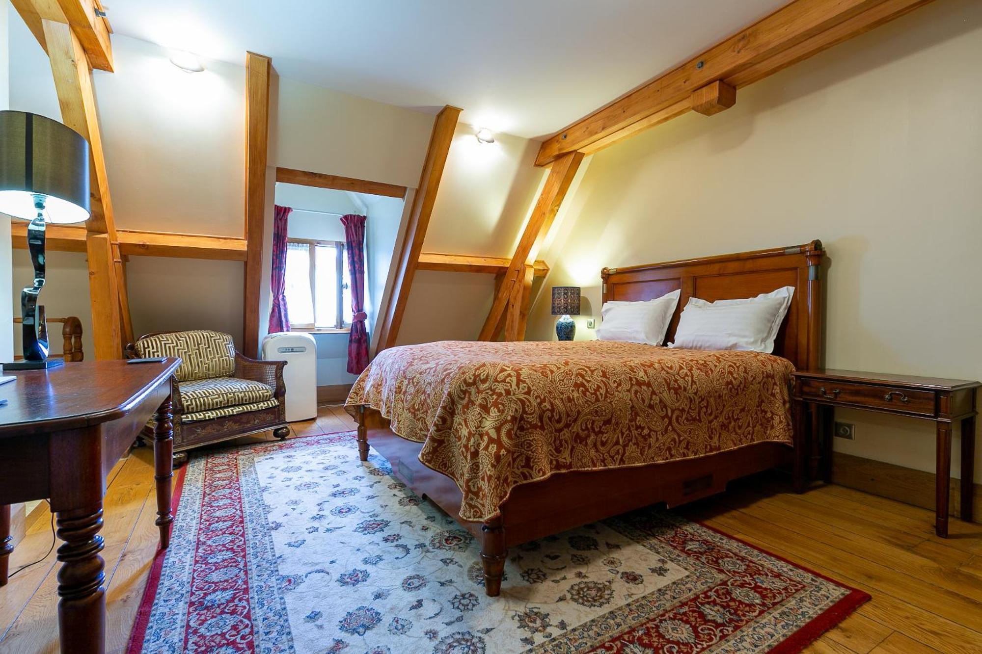 Les Deux Chevres Hotel 5*