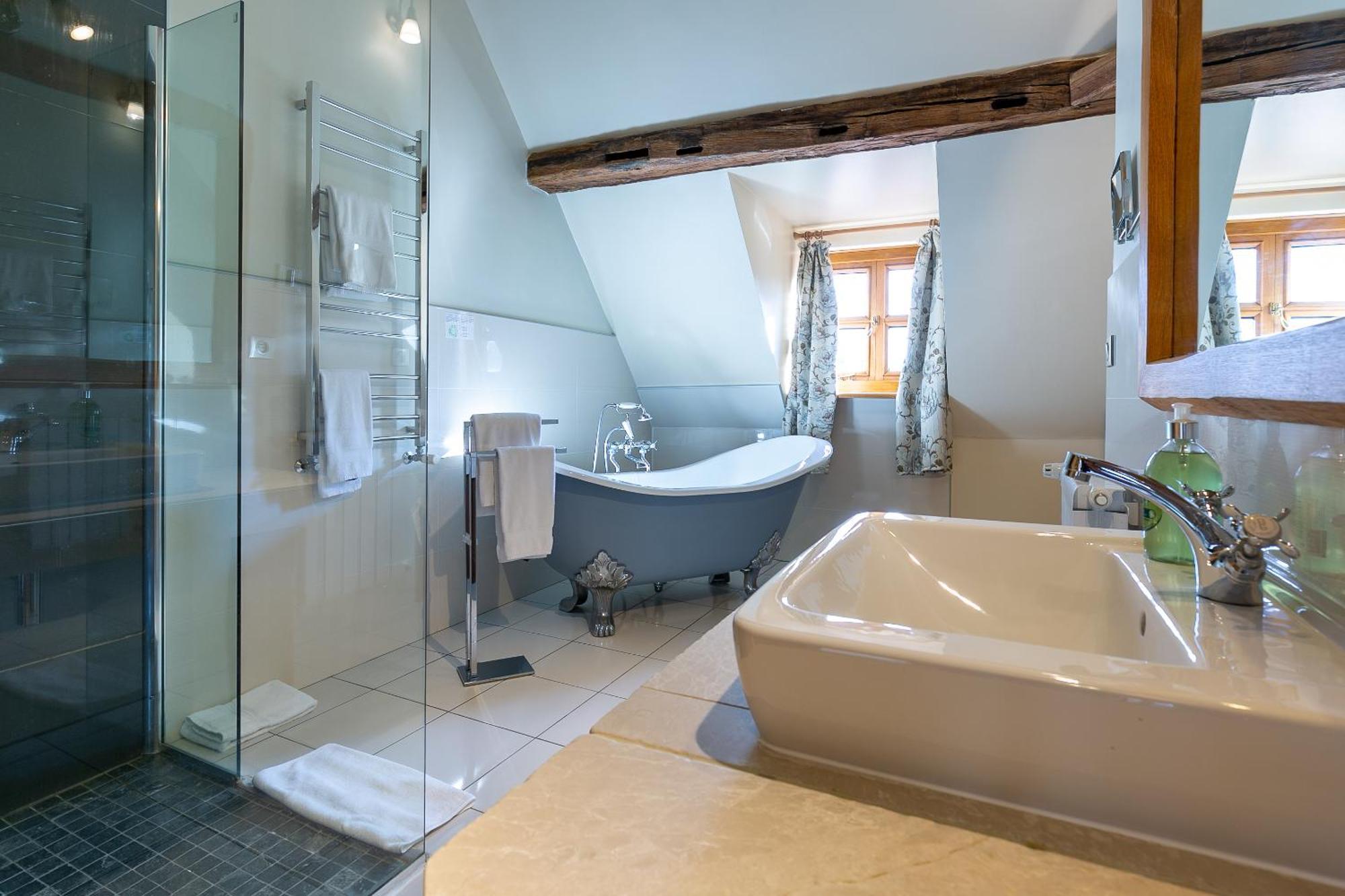 Hotel Les Deux Chevres 5*